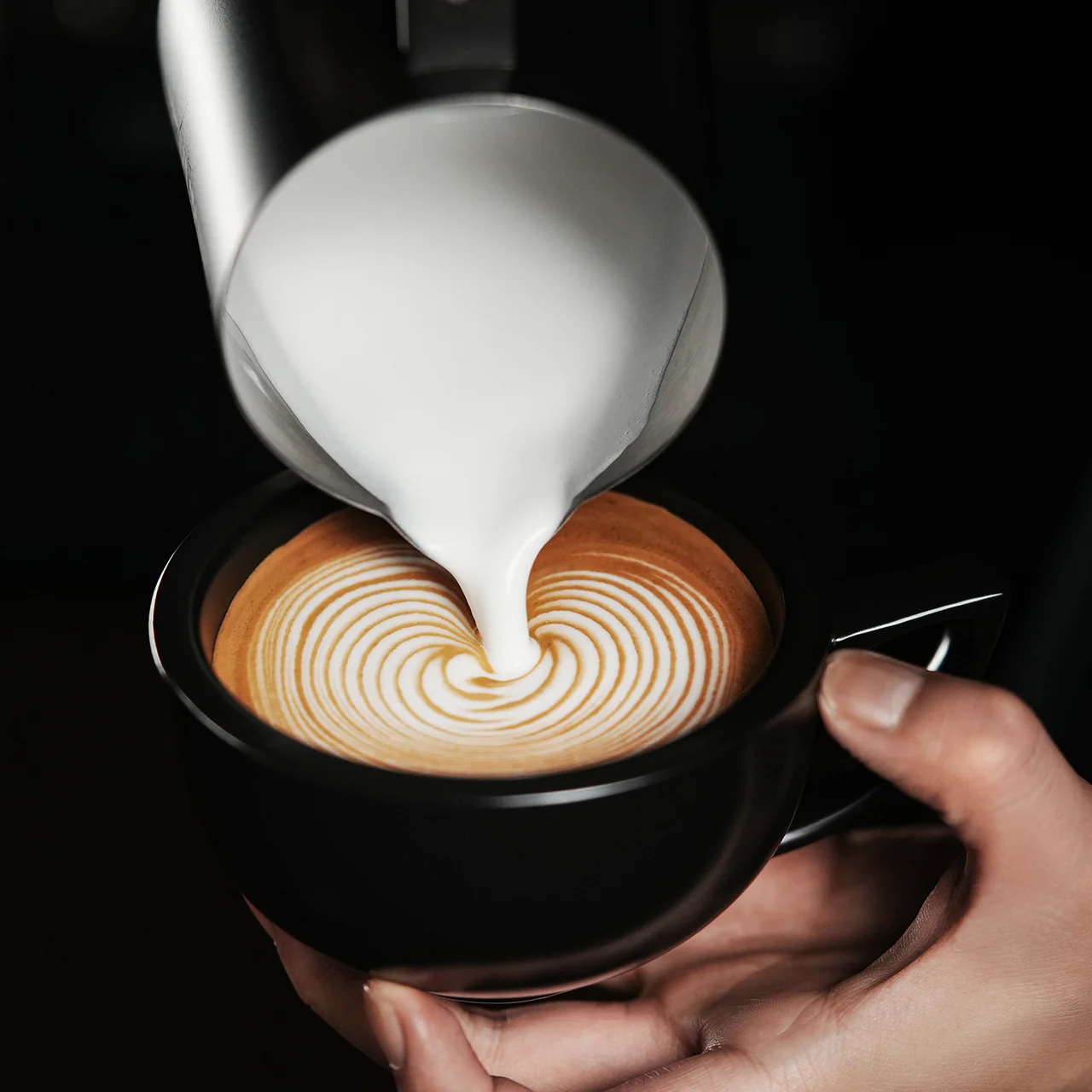 MHW-3BOMBER Latte Art Pitcher 5.0 Glossy Grey - Image 4